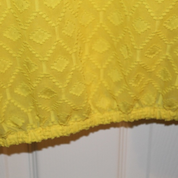 26/28 Lane Bryant Yellow Scoop Neck Blouse - Picture 3 of 8